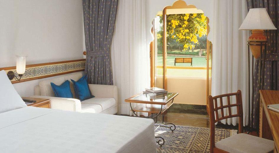 Trident Jaipur Hotel Exterior photo A room at the resort